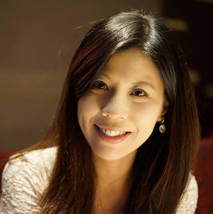 种树生碳权的森林系女孩